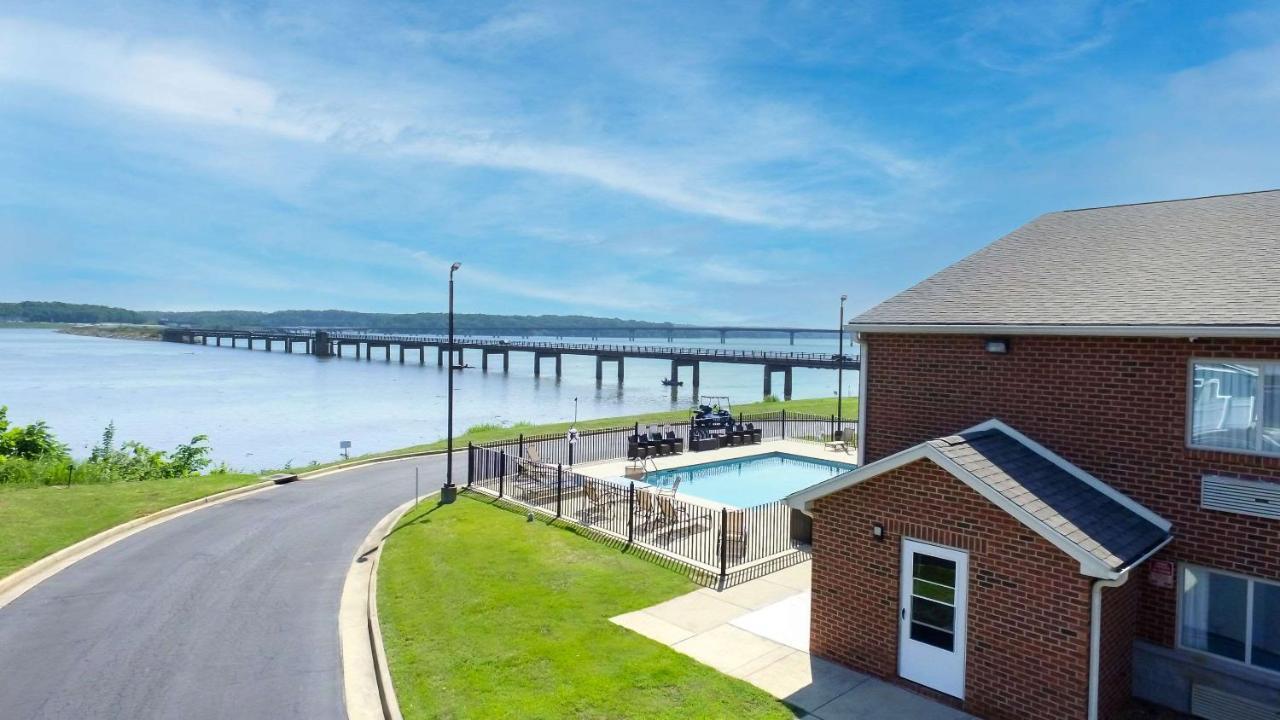Clarion Pointe On The Lake Clarksville-South Hill West Exterior photo
