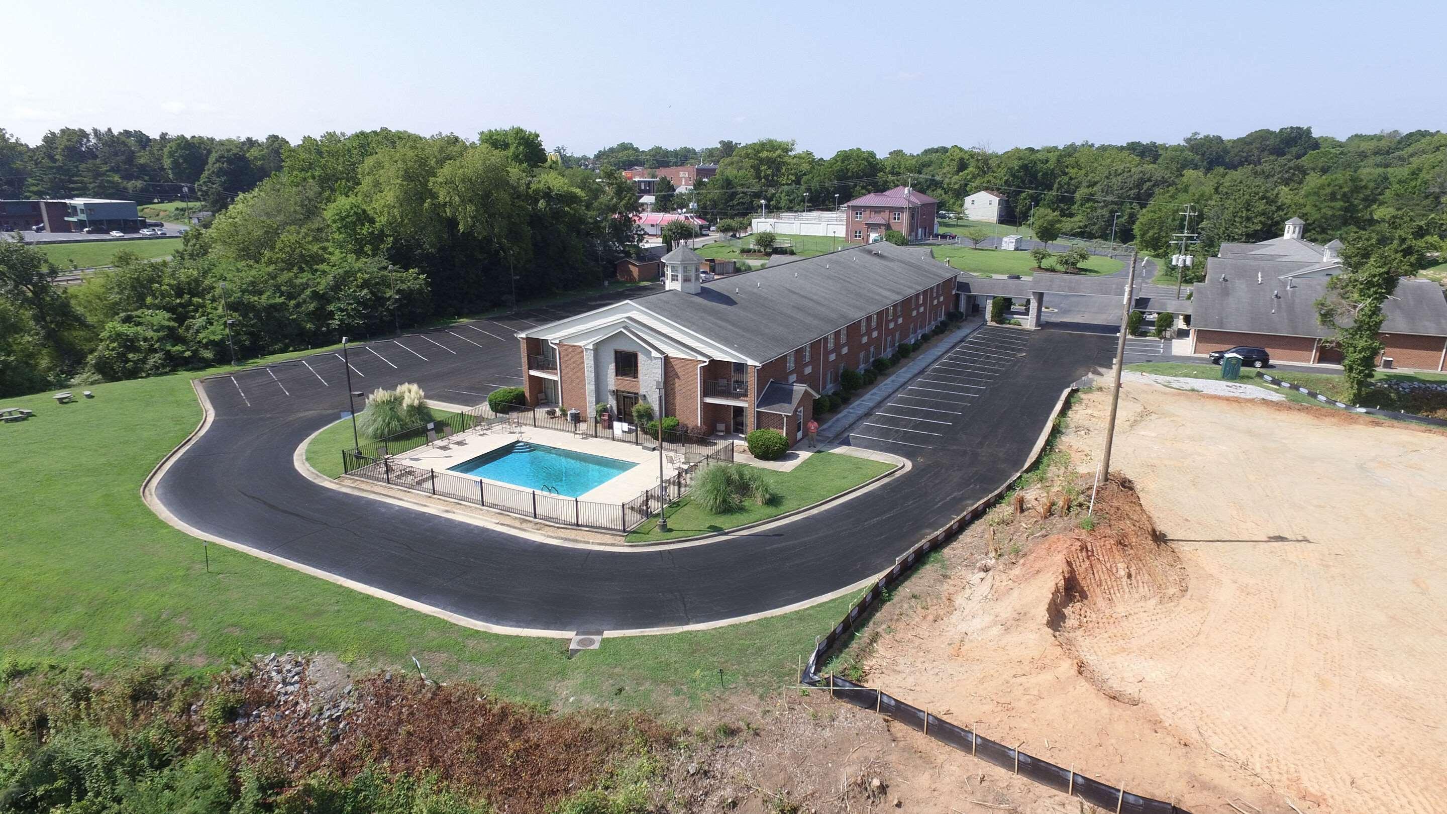 Clarion Pointe On The Lake Clarksville-South Hill West Exterior photo